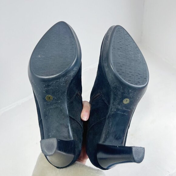 Aquatalia Rosy Bootie Black Suede Studded Heeled Ankle Boot Leather Size 7 - Picture 8 of 13